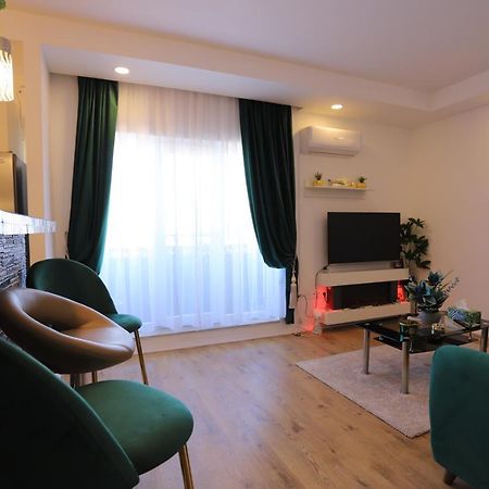 Apartament Beauty Smarald By Cosmopolis Stefanestii de Jos Kültér fotó